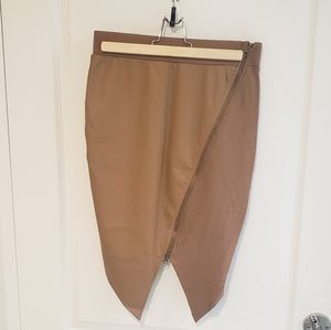 Caramel skirt w/zipper diagonally across front